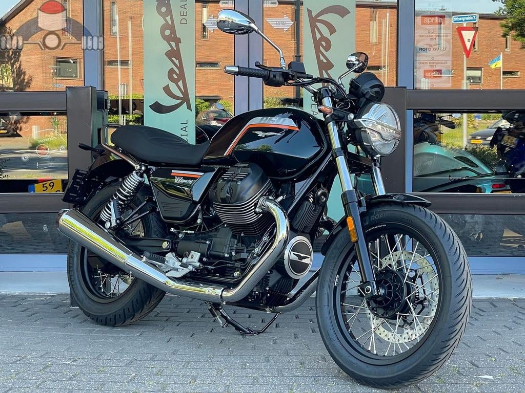 Moto Guzzi V7 Special Nero Smeraldo 2026, 853 cc, 2 cilinders, Motorrijbewijs A, Bedrijf