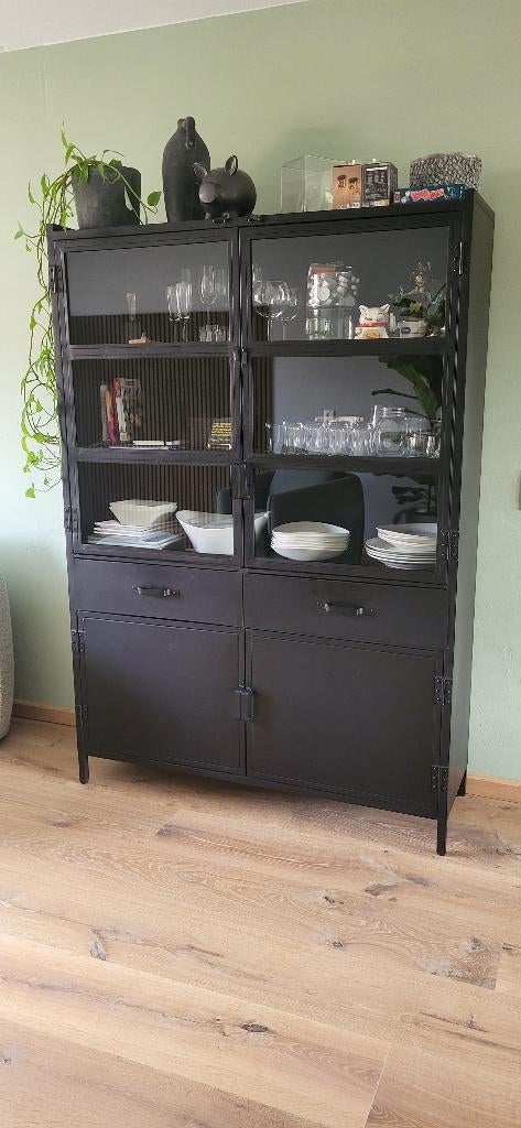 Stalen vitrine kast Willem van Stay living, Ophalen, Zo goed als nieuw, Metaal, 150 tot 200 cm