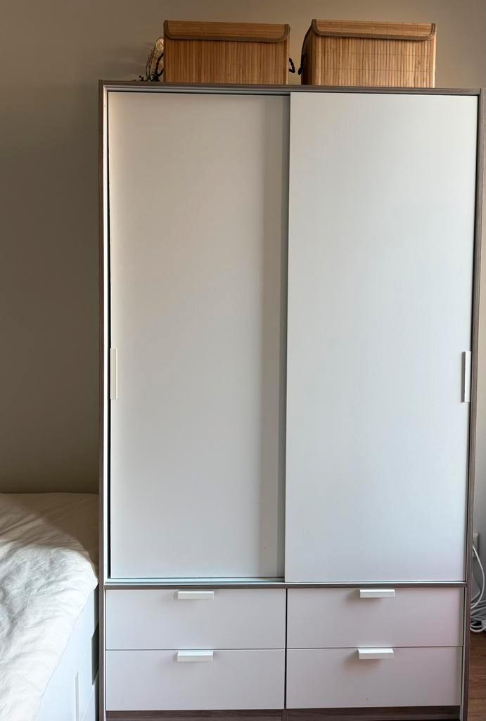 Witte IKEA kledingkast, Huis en Inrichting, Kasten | Kledingkasten, Zo goed als nieuw, 100 tot 150 cm, 50 tot 75 cm, Ophalen