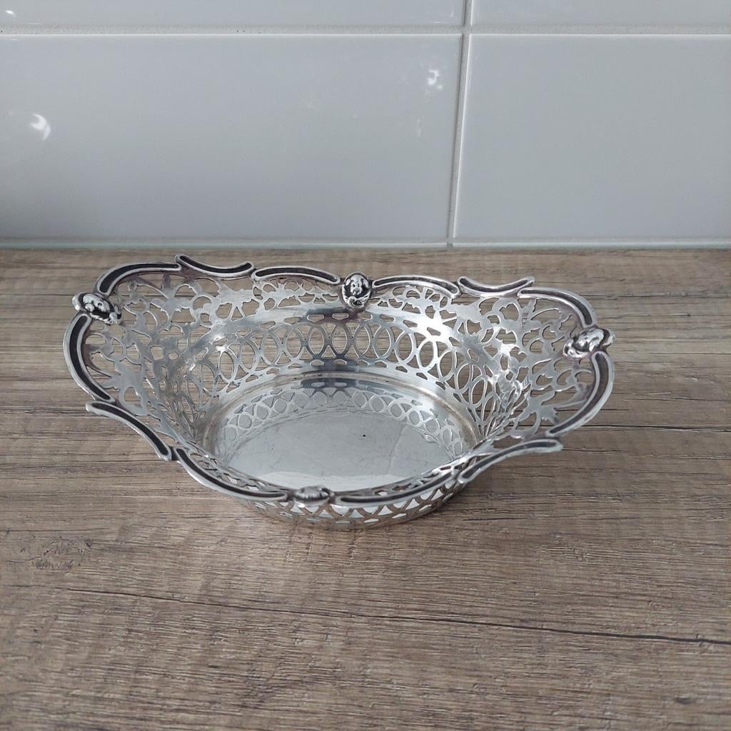 Verzilverd bonbon schaaltje, Ophalen