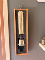 dolk in houten kistje met Chinese inscriptie, Verzamelen, Ophalen of Verzenden, Overige soorten, Overige gebieden, Mes of Dolk