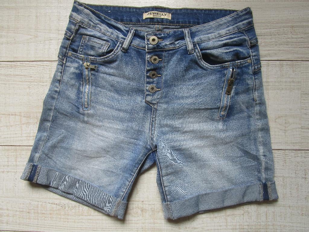 Korte spijkerbroek/bermuda  JEWELLY mt 38, JEWELLY, Zo goed als nieuw, W30 - W32 (confectie 38/40), Verzenden