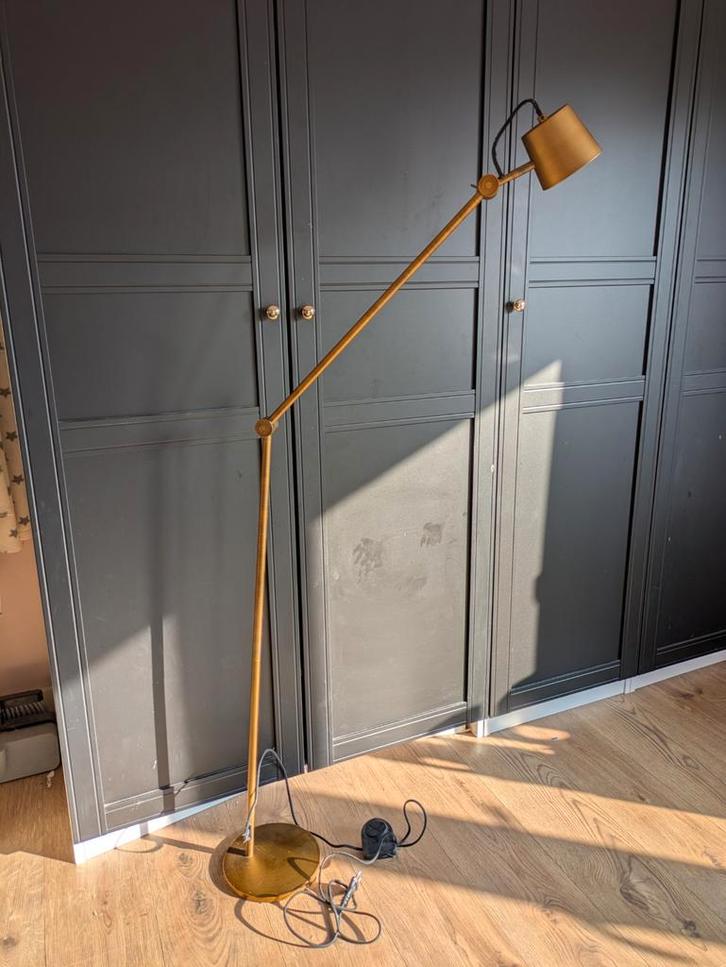 Messing vloerlamp, Huis en Inrichting, Lampen | Vloerlampen, Zo goed als nieuw, 150 tot 200 cm, Metaal, Ophalen