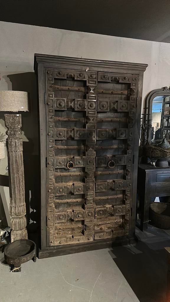 Unieke kast met oude deuren uit india, Ophalen