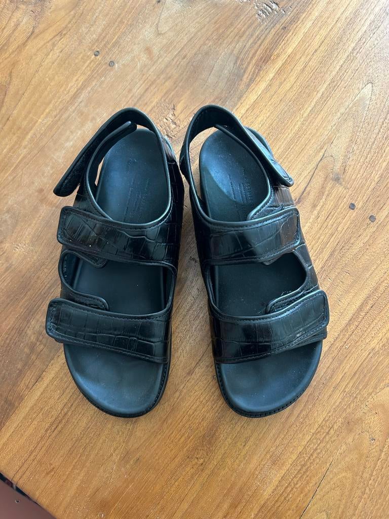 Arket chunky sandalen zwart leer maat 39, Kleding | Dames, Zwart, Nieuw, Sandalen of Muiltjes, Ophalen of Verzenden