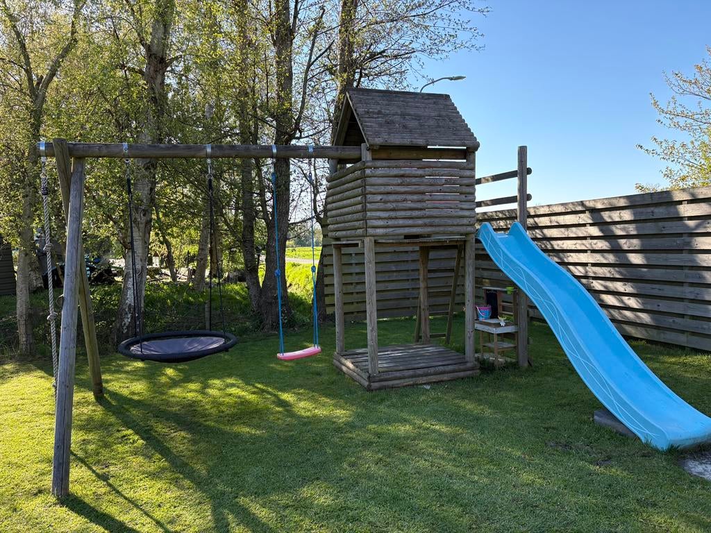Speelhuis met zandbak, glijbaan en schommelbalk, Ophalen, Gebruikt, Schommel