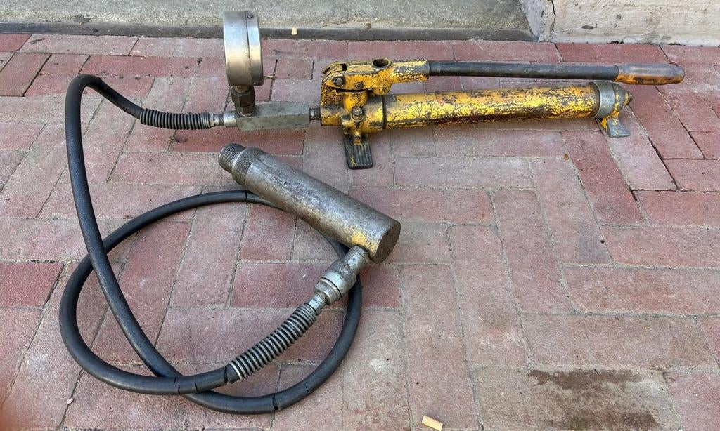 Enerpac hydraulische pomp met meter, Ophalen, Gebruikt