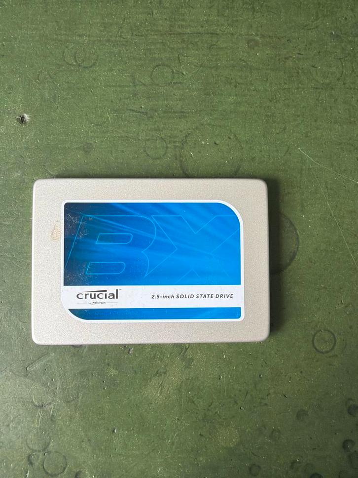 Crucial BX100 2.5 SSD - 250GB opslag, Computers en Software, Harde schijven, Gebruikt, Server, Intern, SSD, SATA, Ophalen of Verzenden