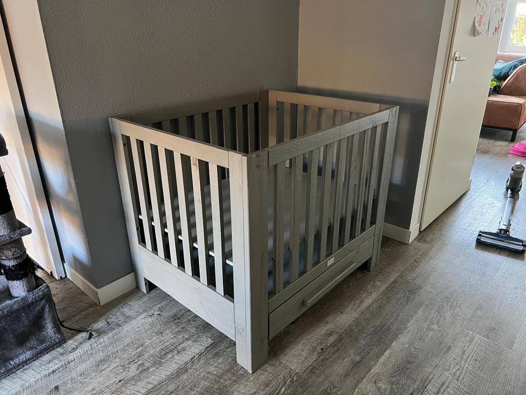 Mooie box met lade - 104x84x90 cm, Kinderen en Baby's, Boxen, Ophalen, Gebruikt, Rechthoekig, Lade