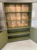 Vitrinekast groen metaal met Mango 130 breed voorraad, Verzenden, Nieuw