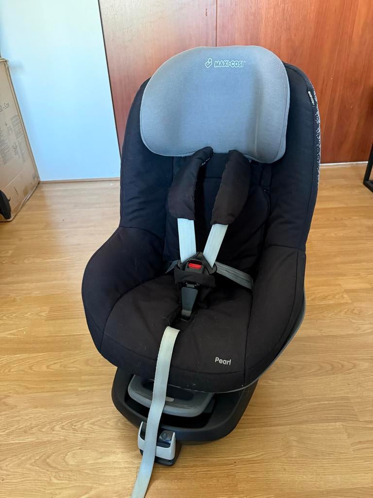 Maxi-Cosi Pearl Autostoel met FamilyFix Isofix Base, Gebruikt, Verstelbare rugleuning, 9 t/m 18 kg, Ophalen of Verzenden