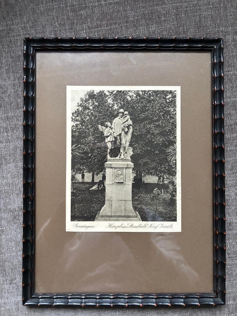 Oude lijst + foto Jozef Israëlsmonument Hereplein Groningen, Verzamelen, Foto's en Prenten, Gebruikt, Foto, Ophalen of Verzenden