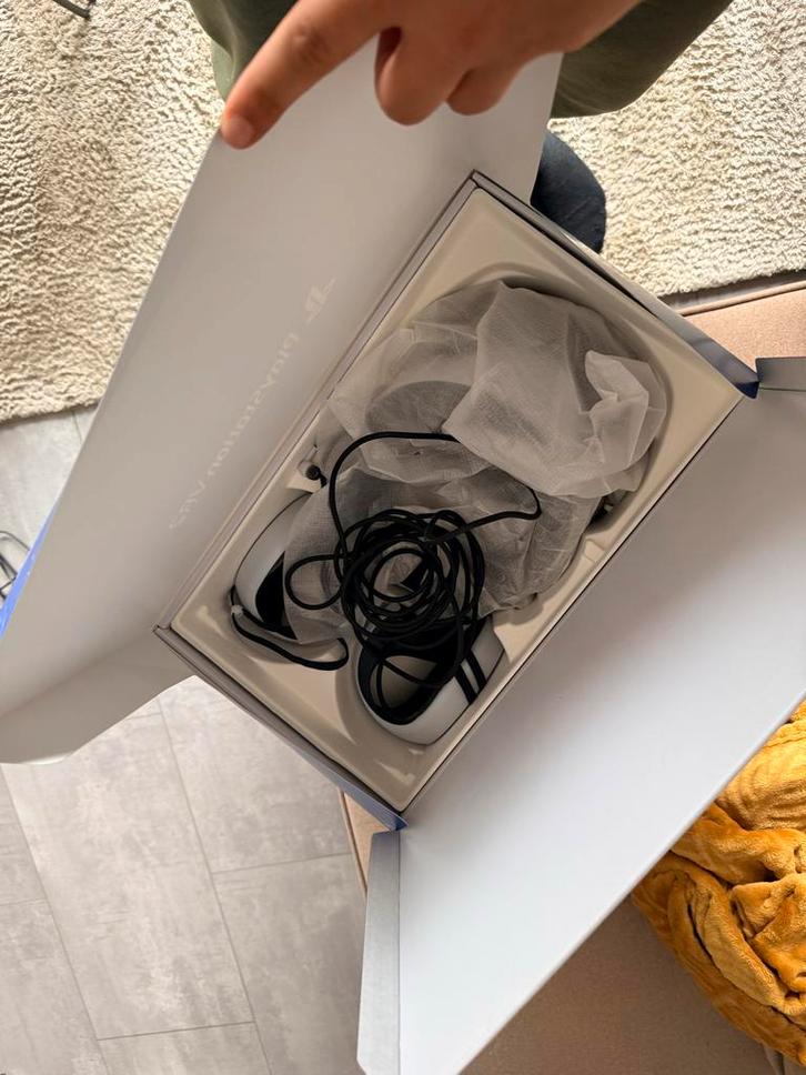 Playstation VR2 (PS VR2) Zo goed als nieuw met doos, Spelcomputers en Games, Spelcomputers | Sony PlayStation 5, Zo goed als nieuw