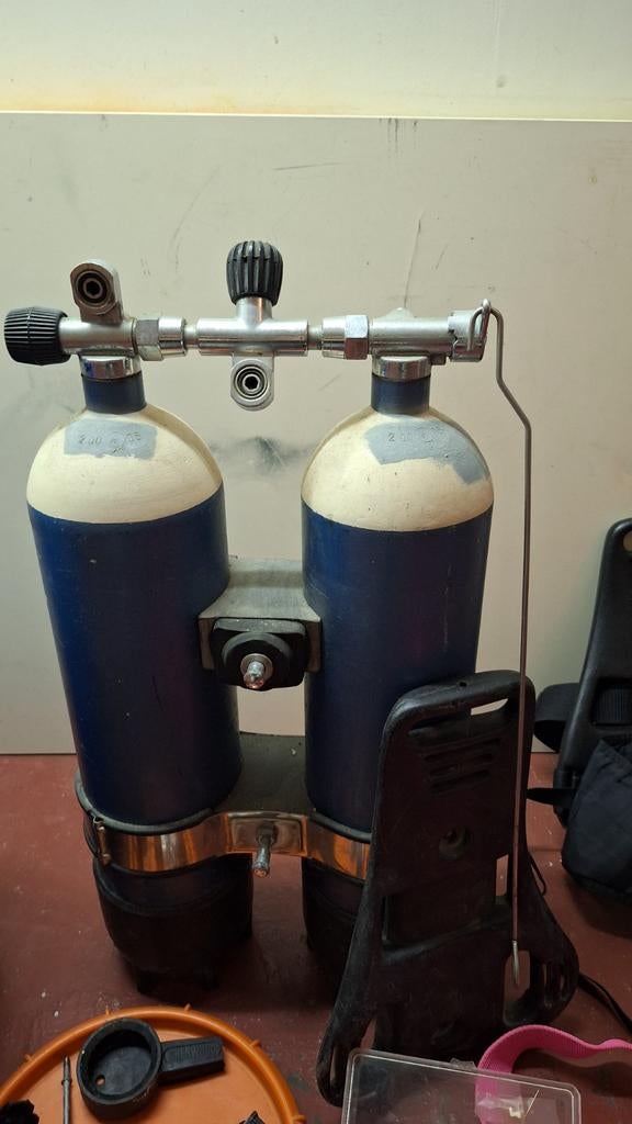 Duikflessen dubbel 7 liter met extra kraan en ton, Ophalen