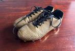 Gouden voetbalschoenen, Maat XS of kleiner, Ophalen of Verzenden, Gebruikt, Schoenen