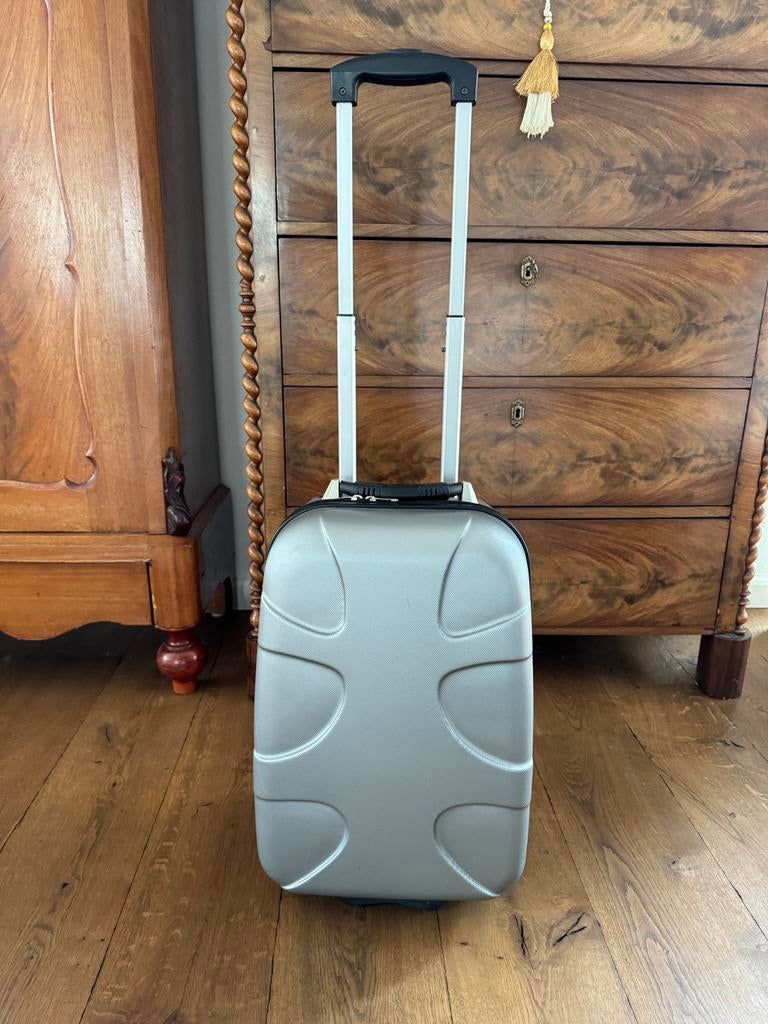 Handbagage koffer, als nieuw, zilver kleur, Ophalen, 50 tot 60 cm, Hard kunststof, Zo goed als nieuw