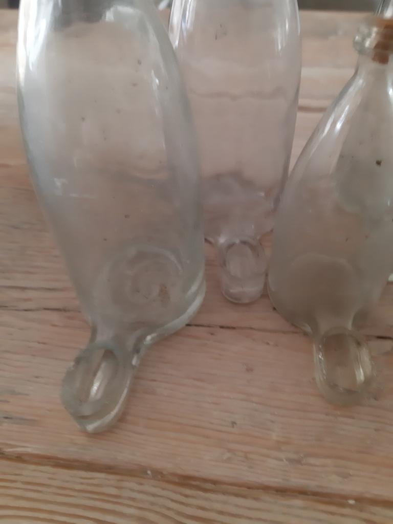 7 Antieke Glazen Vogel Drinkflesjes voor Kooitje, Ophalen