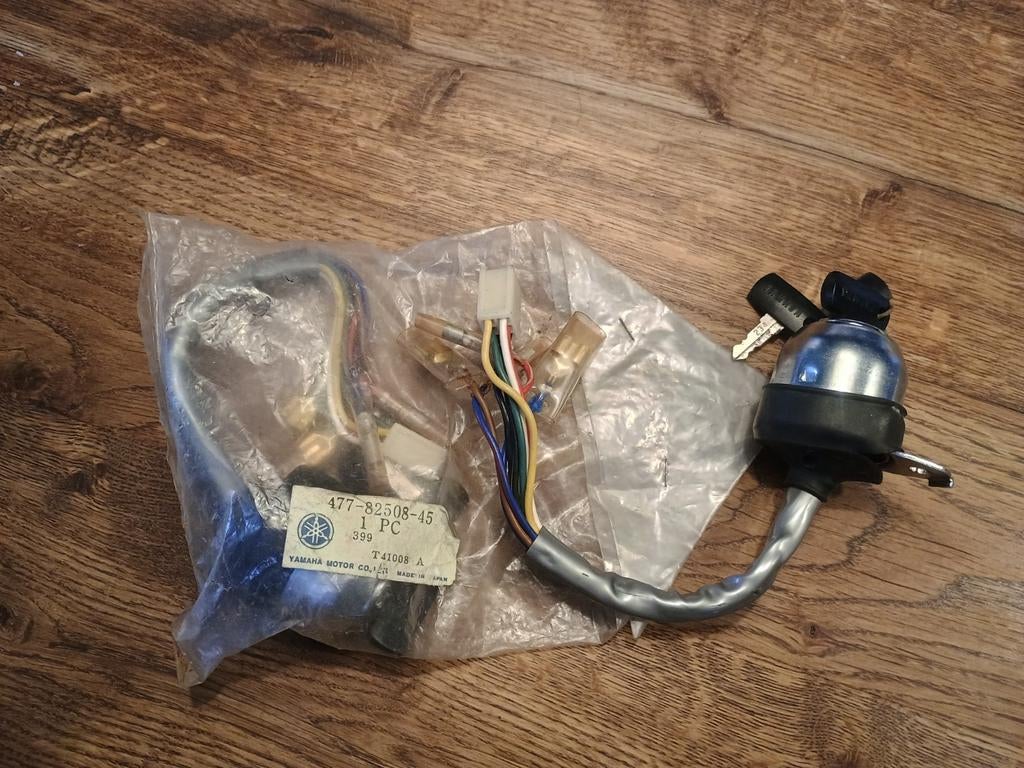 Origineel Yamaha DT FS1 RD TY Contactslot NOS Nieuw 2 stuks, Ophalen of Verzenden, Nieuw, Overige typen, Yamaha