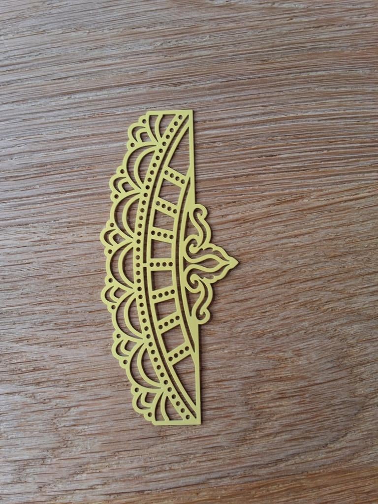 Decoratieve borduur/snijmal - Mandala design, Abstract, Geschikt voor snijden, Geel, Gereedschap of Toebehoren