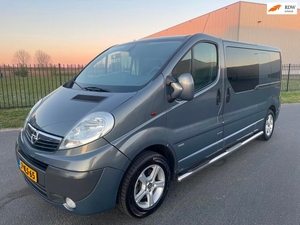 Opel Vivaro 2.5 CDTI L2H1 DC|146pk|Airco|Cruise|Navi|2x Schu, Voorwielaandrijving, Gebruikt, Zwart, Bedrijf