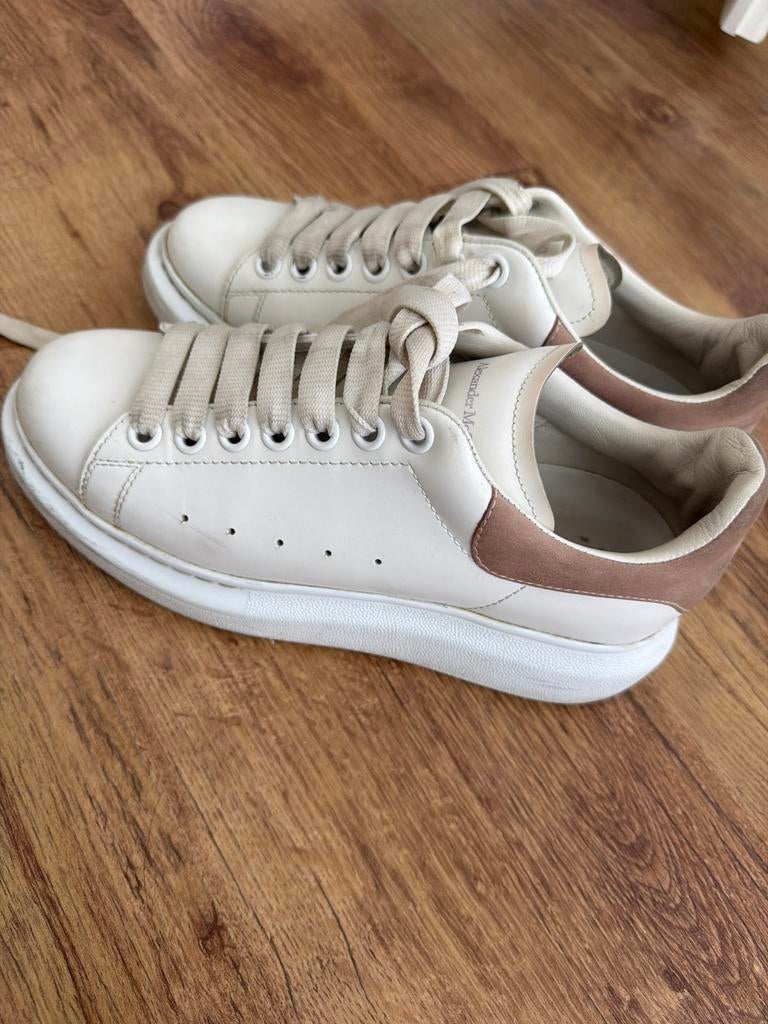 Alexander McQueen maat 38,5, Ophalen of Verzenden, Gedragen, Wit, Sneakers of Gympen