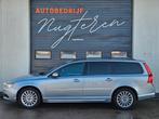 Volvo V70 2.5T Momentum|Org NL|5 cilinder|Trekhaak|Opendak|, Auto's, Voorwielaandrijving, Zwart, 2521 cc, Handgeschakeld