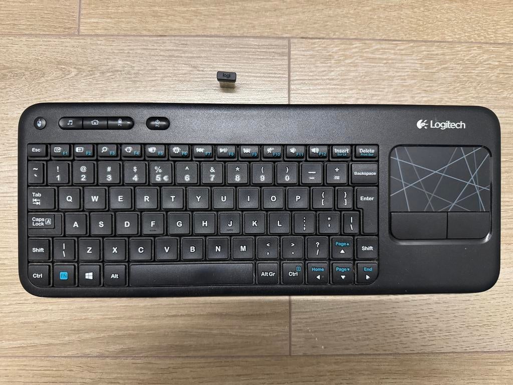 Logitech K400R Draadloos Toetsenbord met Touchpad, Computers en Software, Toetsenborden, Ophalen of Verzenden, Qwerty, Zo goed als nieuw
