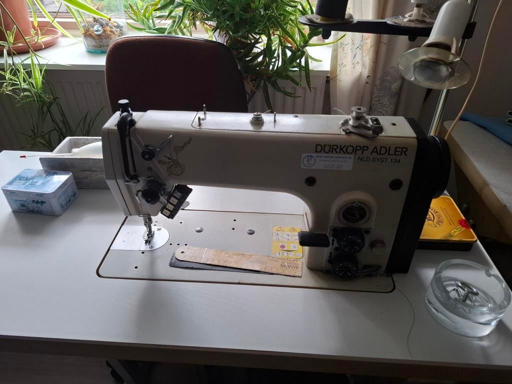 Dürkopp Adler Industriële Naaimachine op Krachtstroom, Overige merken, Gebruikt, Ophalen of Verzenden, Naaimachine