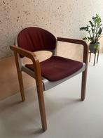 Set van 4 Aeon Mondial stoelen - rood/bruin met houten poten, Ophalen, Gebruikt, Jaren 70/80, Vier