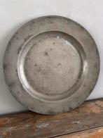 Enorm groot oudgeleefd tinnen bord prachtige patina, Ophalen of Verzenden