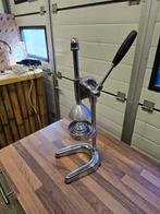 Professionele handmatige citruspers, Ophalen, Gebruikt