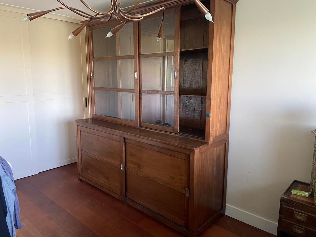 Koloniale teak houten winkel/vitrinekast., Huis en Inrichting, Kasten | Vitrinekasten, Ophalen, Gebruikt, 200 cm of meer, Teakhout