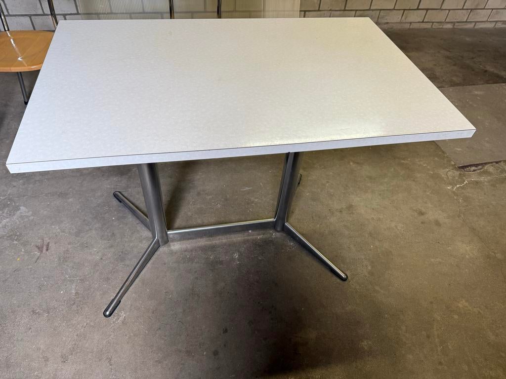 Vintage tafel met formica blad, Huis en Inrichting, Tafels | Eettafels, Ophalen, Kunststof, Gebruikt, 100 tot 150 cm