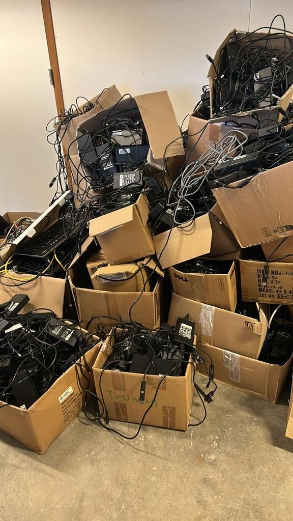 Grote Partij Dell Docking Stations & Opladers, Computers en Software, Dockingstations, Ophalen, Dell, Docking station, Gebruikt