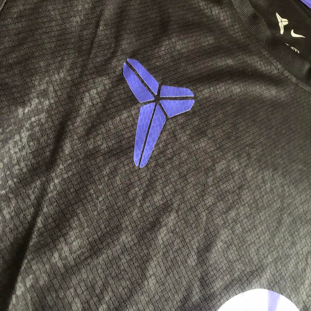 FC Barcelona x Kobe Bryant Paars/Zwart Shirt, Sport en Fitness, Voetbal, Ophalen of Verzenden, Nieuw, Shirt