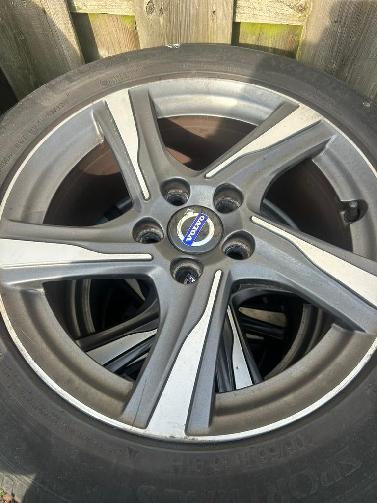 Te koop velgen volvo v40 orgineel, Auto-onderdelen, Banden en Velgen, Ophalen of Verzenden, 205 mm, All Season
