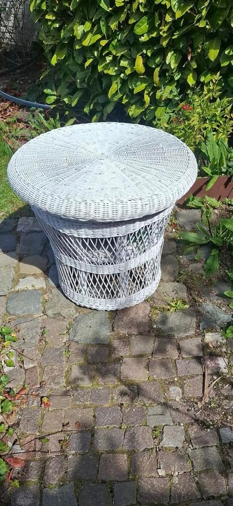 Rotan rieten tafeltje, Huis en Inrichting, Tafels | Bijzettafels, Ophalen, Rond, Minder dan 55 cm, 45 tot 60 cm