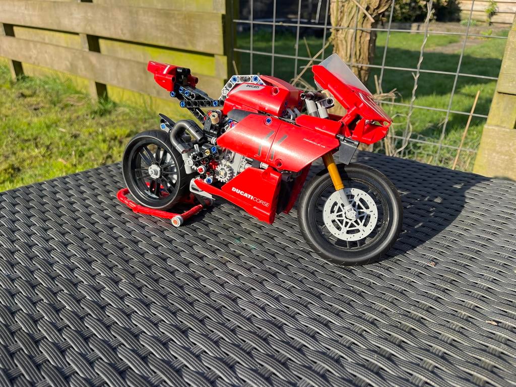 LEGO 42107 Technic Ducati Panigale V4 R, Overige merken, Gebruikt, Ophalen of Verzenden, Groter dan 1:32