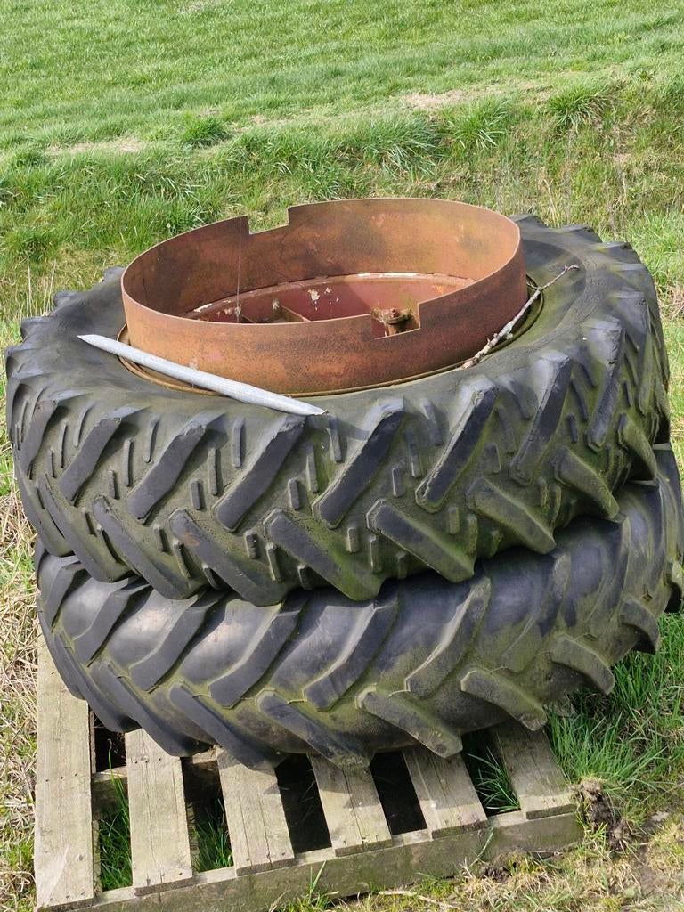 Dubbellucht banden 12x36, Zakelijke goederen, Agrarisch | Onderdelen | Banden, Velgen en Assen, Ophalen of Verzenden