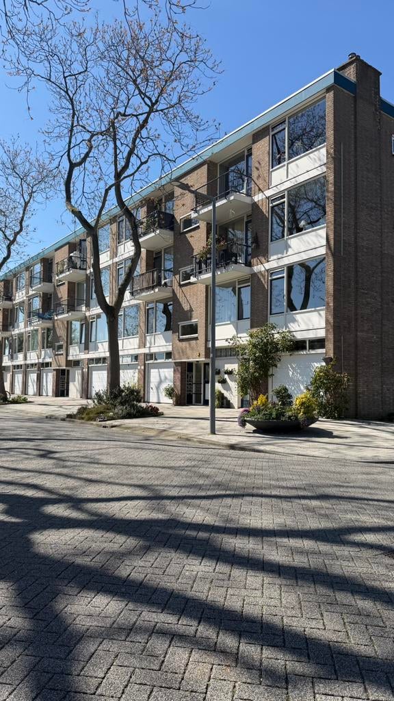 GARAGEBOX TE HUUR IN ROTTERDAM ZUID, Huizen en Kamers, Garages en Parkeerplaatsen, Rotterdam