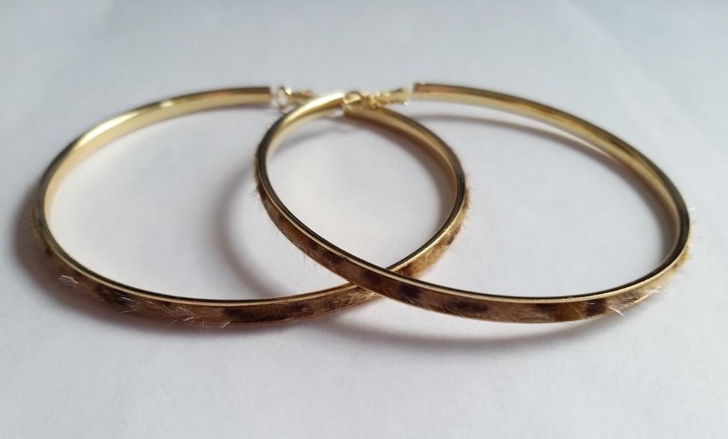 Goudkleurige grote panter creolen steker oorbellen, Overige materialen, Nieuw, Ophalen of Verzenden, Knopjes of Stekers