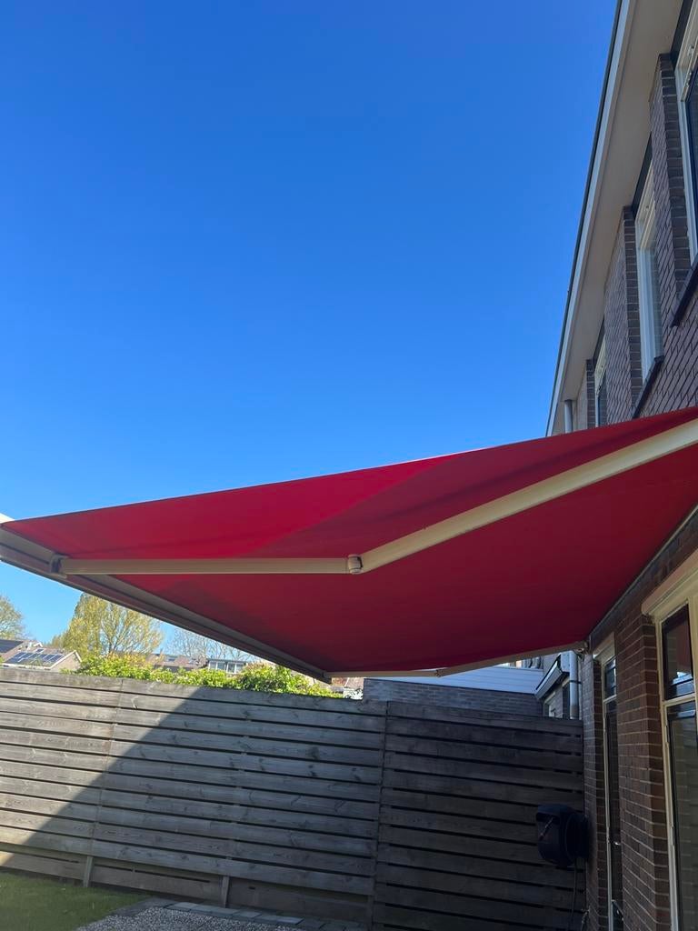 Zonnescherm 5 meter breed, Tuin en Terras, 150 tot 300 cm, Ophalen, Zo goed als nieuw, Knikarmscherm