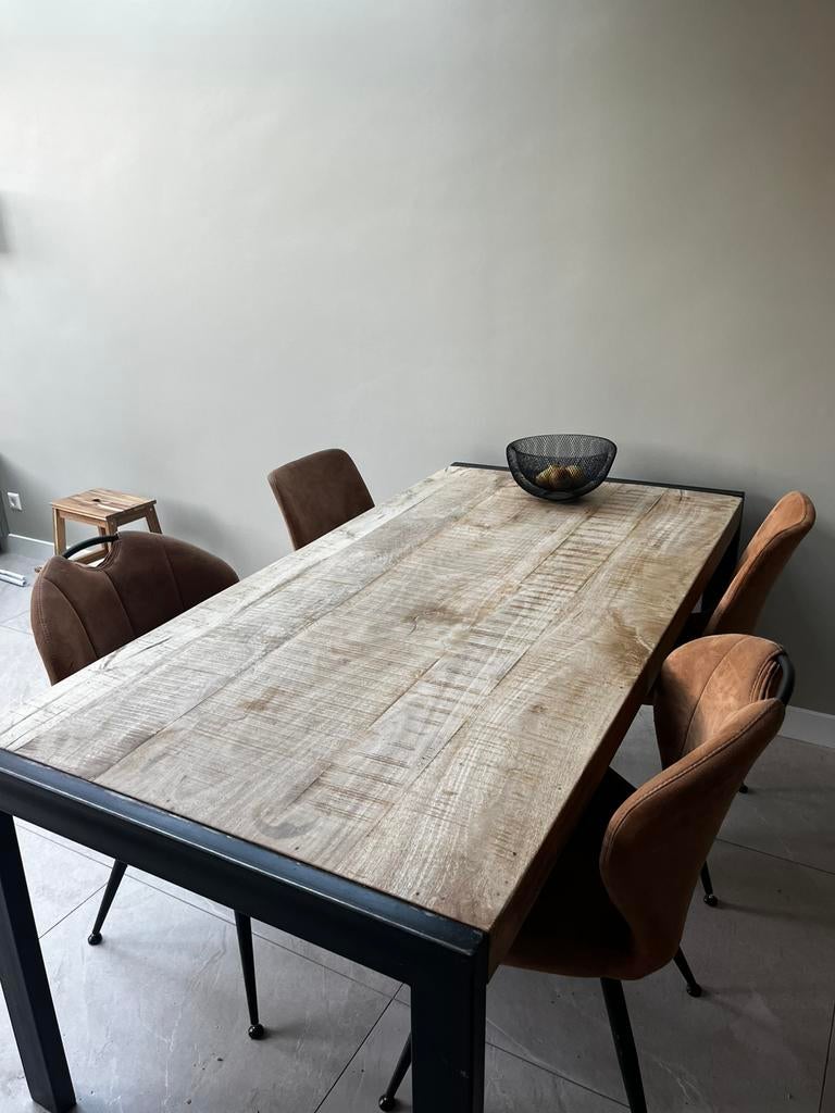 4 Eettafelstoelen voor bijdrage aan goed dorl, Ophalen, Gebruikt, Bruin, Vier