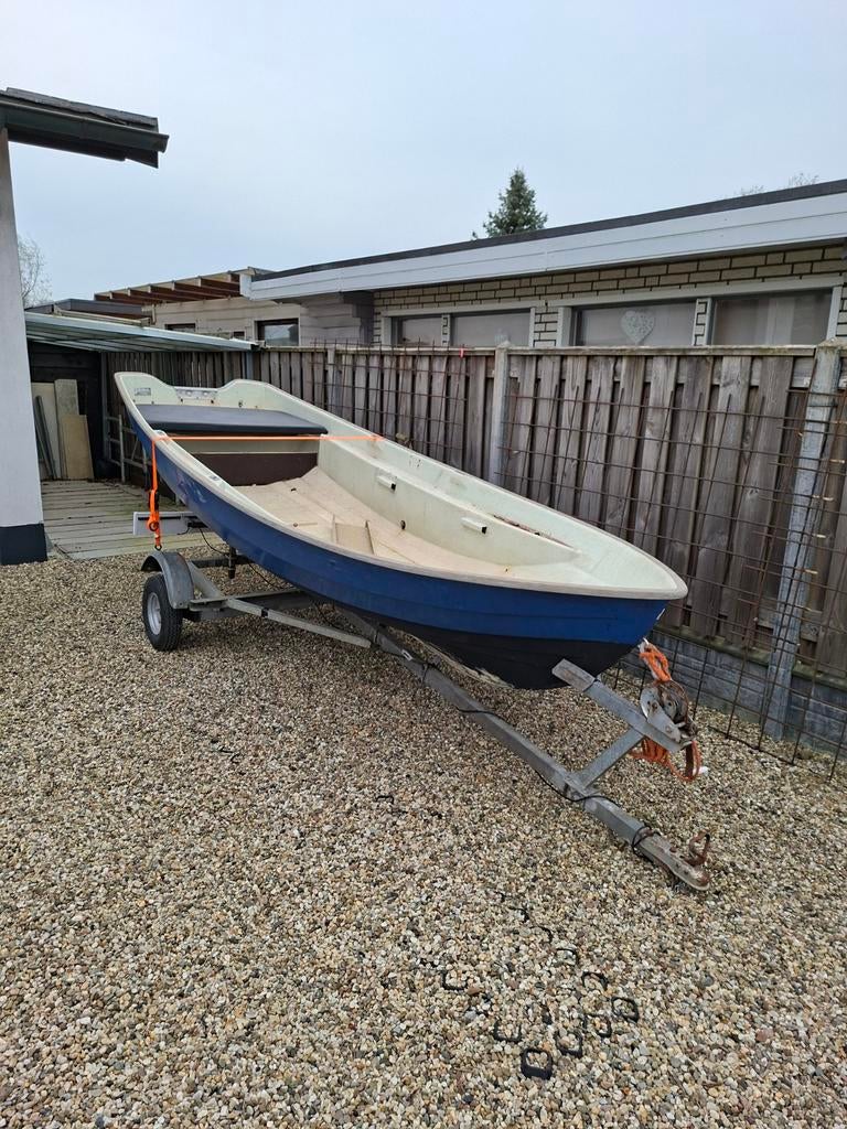 Sloep polyesther in goede staat met trailer, zonder motor., Ophalen, Geen motor, Gebruikt, Tot 10 pk