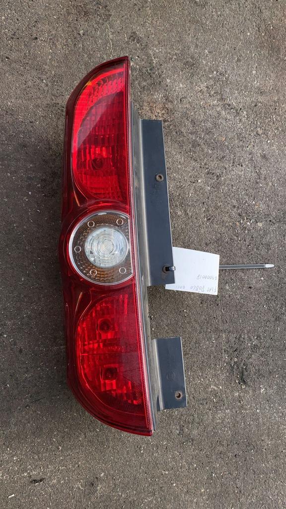 Linker achterlicht Fiat doblo bouwjaar 2011., Gebruikt, -, -, Ophalen of Verzenden
