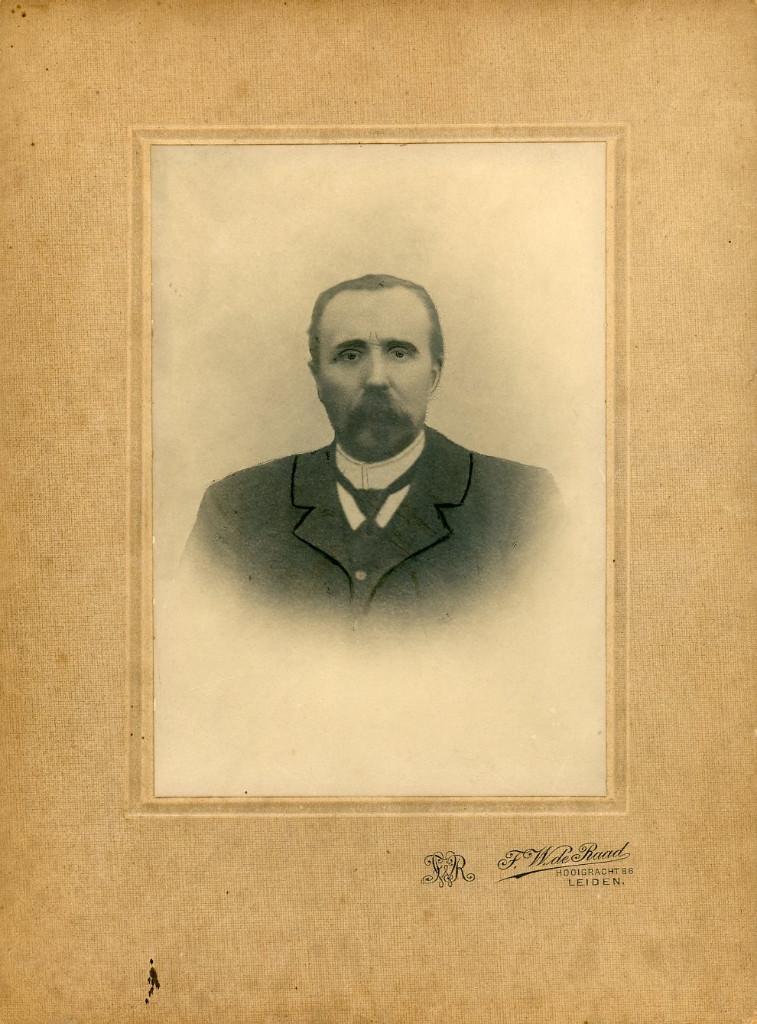 KABINETFOTO – Oudere man, F.W. DE RAAD LEIDEN (PH076), Gebruikt, Verzenden, Foto, Voor 1940