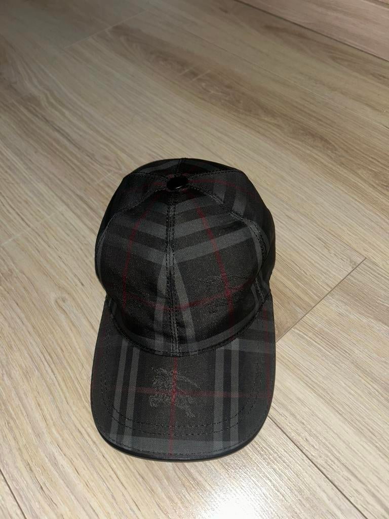 Burberry pet, Ophalen of Verzenden, Nieuw, 57 cm (M, 7⅛ inch) of minder, Pet