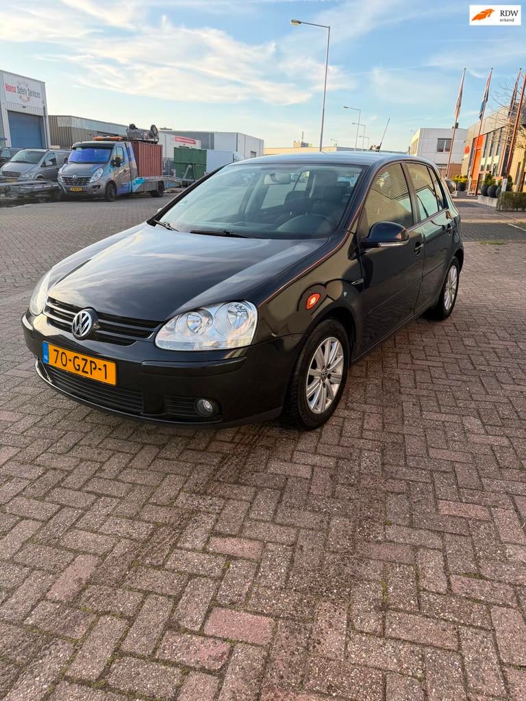 Volkswagen Golf 1.4 TSI Trendline apk nieuw revisie motor!, Gebruikt, Zwart, Origineel Nederlands, Bedrijf