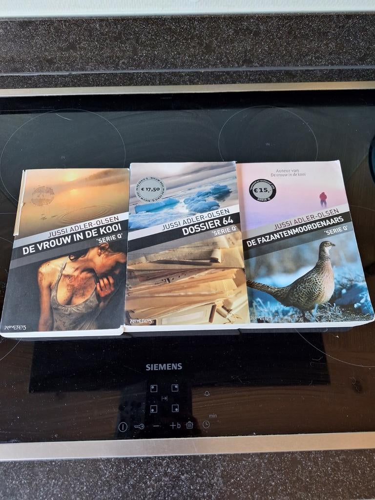 4 boeken Jussi Adler serie Q, Ophalen of Verzenden, Gelezen