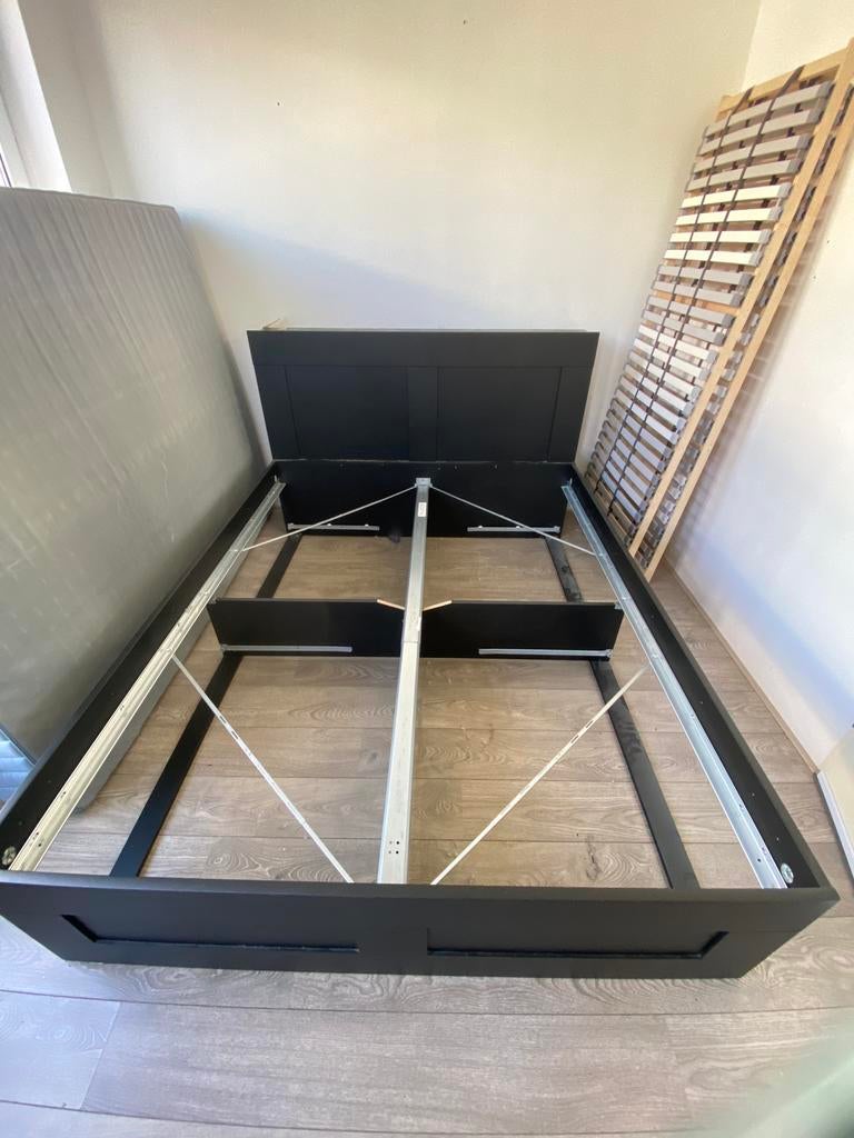 Brimnes 160 x 200 frame met uitschuifbare lades, Huis en Inrichting, Ophalen, Gebruikt, Zwart, Tweepersoons